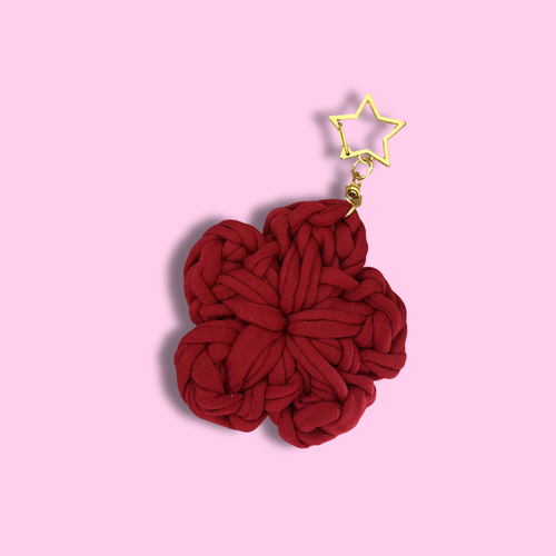 Porte-clé fleur crochet bordeaux avec mousqueton étoile doré – BEYCA